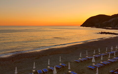 Dai Fiorentini - Apartment In Levanto: Meer, Küste, Himmel, Strand, Horizont, Ufer, Ozean, Sonnenuntergang, Abend, Morgen