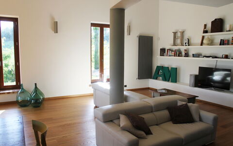 Casale De Conti: Wohnzimmer, Möbel, Zimmer, Eigentum, Interior Design, Gebäude, Haus, Couch, Fussboden, Kaffetisch