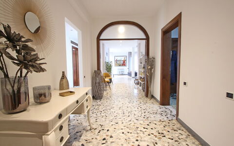 Marina Apartment: Eigentum, Zimmer, Gebäude, Grundeigentum, Fussboden, Interior Design, Haus, Estate, Die Architektur, Decke