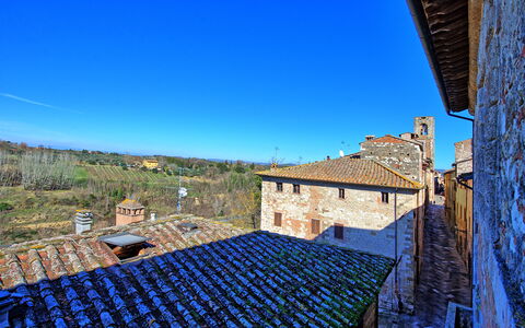 Palazzo Del Capitano: Blau, Himmel, Dach, Eigentum, Haus, Die Architektur, Dorf, Technologie, Gebäude, Ländliches Gebiet
