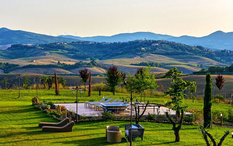 Villa Massimiliano: Natur, Berg, Natürliche Landschaft, Himmel, Hochland, Bergforms, Wildnis, Bergstation, Hügel, Ist Hingefallen