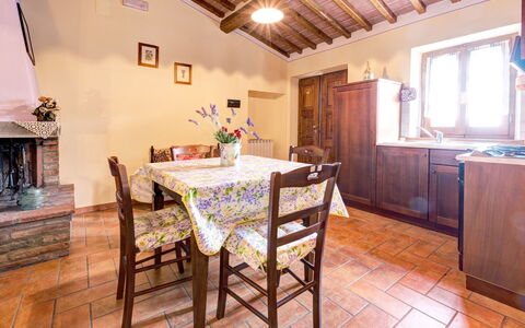 Casale Valdichiana: Eigentum, Zimmer, Gebäude, Möbel, Grundeigentum, Interior Design, Fussboden, Haus, Küche, Esszimmer