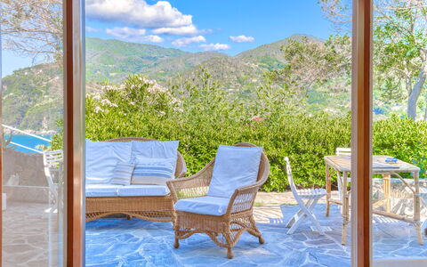 Il Giardino Sul Mare - Levanto: Eigentum, Zimmer, Natürliche Landschaft, Möbel, Grundeigentum, Haus, Gebäude, Terrasse, Interior Design, Urlaub