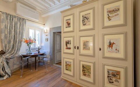 Casa Annateresa: Bilderrahmen, Eigentum, Holz, Vorhang, Interior Design, Fenster, Halle, Fussboden, Flooring, Farbe