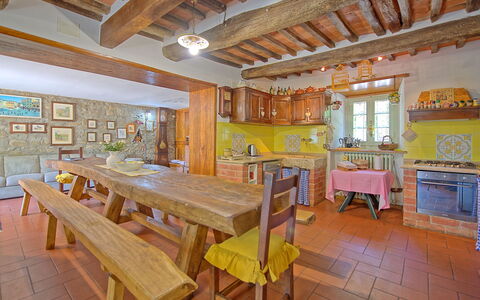 Casale San Martino: Eigentum, Zimmer, Gebäude, Möbel, Grundeigentum, Haus, Tabelle, Interior Design, Hütte, Decke