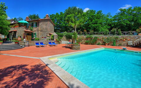 Casale San Martino: Schwimmbad, Eigentum, Grundeigentum, Haus, Estate, Zuhause, Wohngebiet, Urlaub, Freizeit, Gebäude