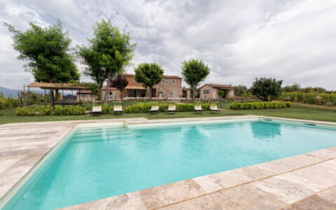 Villa Milluzzi: Wasser, Wolke, Himmel, Pflanze, Eigentum, Schwimmbad, Natur, Azurblau, Baum, Gebäude
