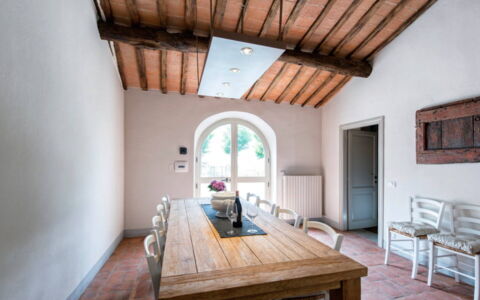 Villa Milluzzi: Tabelle, Möbel, Eigentum, Gebäude, Holz, Couch, Beleuchtung, Interior Design, Die Architektur, Strahl