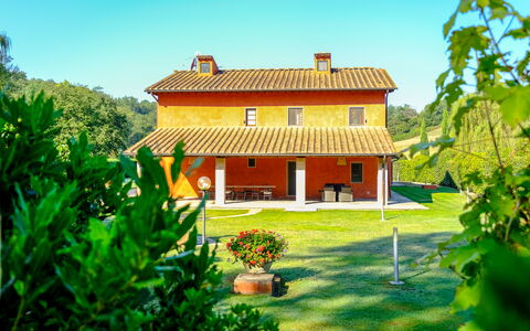 Villa Rossa: Eigentum, Haus, Gebäude, Dach, Grundeigentum, Tür, Garten, Zuhause, Grundstueck