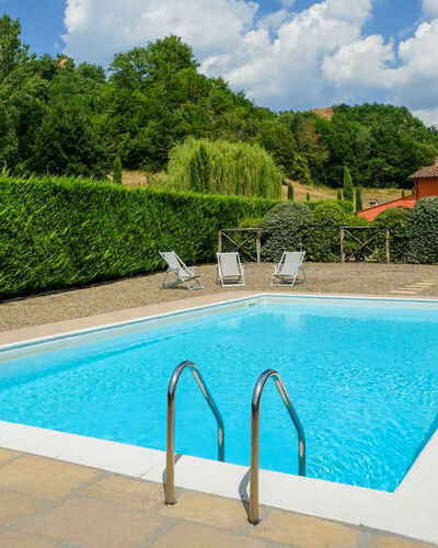 Villa Rossa: Schwimmbad, Blau, Eigentum, Freizeit, Aqua, Grundeigentum, Strauch, Azurblau, Türkis