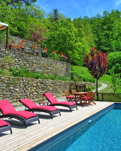 Villa Ancora: Wasser, Pflanze, Eigentum, Himmel, Grün, Natur, Schwimmbad, Baum, Gartenmöbel, Freizeit