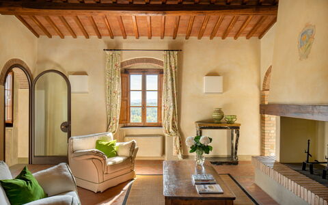 Villa Sole Del Chianti: Möbel, Tabelle, Couch, Gebäude, Pflanze, Holz, Beleuchtung, Die Architektur, Interior Design, Wohnzimmer