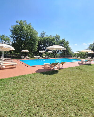 Agriturismo L'incrociata: Schwimmbad, Resort, Eco Hotel, Hazienda, Estate, Villa, Garten, Landscaping, Schatten, Hotel