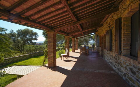 Campo Valerio: Pflanze, Eigentum, Schatten, Veranda, Holz, Baum, Grundeigentum, Landschaft, Freizeit, Strahl
