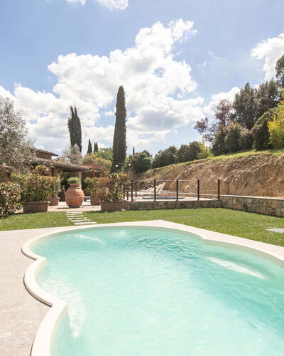 Valdambra Villa: Schwimmbad, Resort, Thermae, Eco Hotel, Estate, Hazienda, Garten, Freizeit, Hinterhof, Landscaping