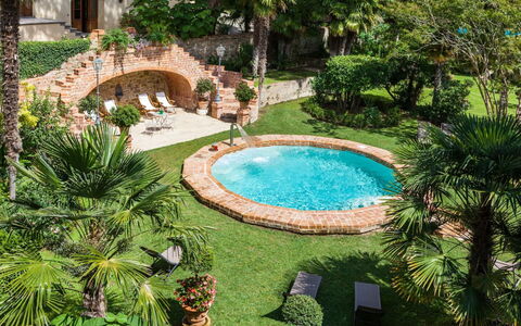 Castelletto Weddings And Events: Wasser, Pflanze, Schwimmbad, Gebäude, Grün, Baum, Natürliche Landschaft, Gewässer, Gras, Eco Hotel