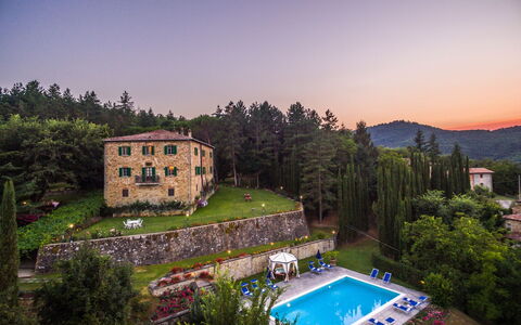 Ville Rosadi Weddings: Eigentum, Haus, Himmel, Schwimmbad, Estate, Zuhause, Gebäude, Baum, Grundeigentum, Die Architektur