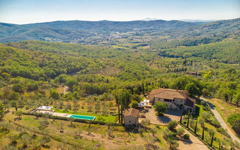 Villa Dorothea: Himmel, Pflanze, Pflanzengemeinschaft, Berg, Natürliche Landschaft, Hochland, Grundstueck, Baum, Steigung