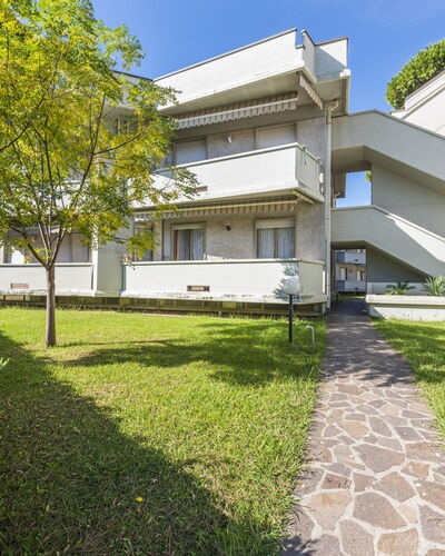 Casa Marina: Pflanze, Gebäude, Eigentum, Himmel, Fenster, Grundstueck, Haus, Gras, Vegetation, Urban Design