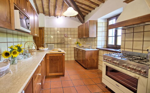 Palazzo Bello: Cabinetry, Countertop, Sinken, Möbel, Spüle, Herd, Interior Design, Holz, Küche, Zapfhahn