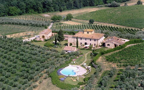 Sole Del Chianti: Eigentum, Gebäude, Pflanze, Ökoregion, Natürliche Landschaft, Natur, Grundstueck, Baum, Die Architektur, Urban Design