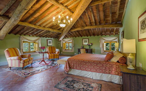 Villa Castellaccio: Möbel, Eigentum, Fenster, Holz, Komfort, Interior Design, Fussboden, Flooring, Gebäude, Wohnzimmer