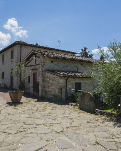 Borgo Delle Fonti: Pflanze, Himmel, Fenster, Gebäude, Wolke, Haus, Grundstueck, Strassenbelag, Hütte, Baum