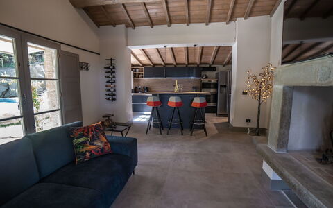 Il Talamo: Eigentum, Möbel, Couch, Wohnzimmer, Interior Design, Tabelle, Die Architektur, Holz, Fussboden, Flooring