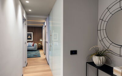 Arts & Crafts Apartments: Komfort, Holz, Interior Design, Halle, Gebäude, Flooring, Fussboden, Pflanze, Grundeigentum
