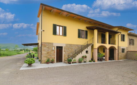 Casa Angela: Schwimmbad, Wohngebiet, Resort, Freizeit, Thermae, Estate, Gartenmöbel, Menschliche Siedlung, Villa, Hazienda