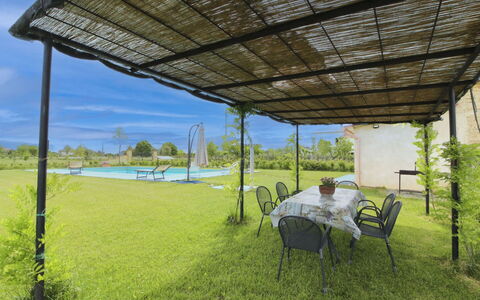 Casa Angela: Schwimmbad, Wohngebiet, Resort, Freizeit, Thermae, Estate, Gartenmöbel, Menschliche Siedlung, Villa, Hazienda