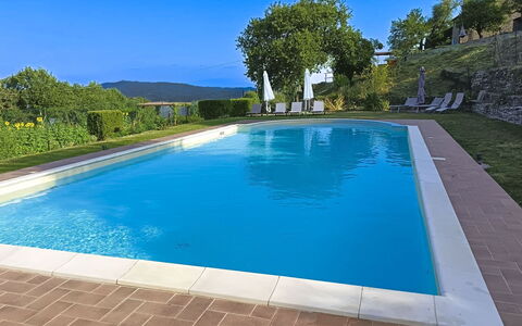 La Casa nel Borgo: Hügel, Schwimmbad, Gebirge, Gartenmöbel, Eco Hotel, Flagstone, Resort, Grat, Landscaping, Tropen