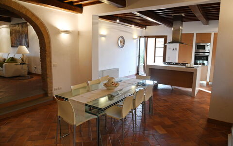 Villa Tresanti: Tabelle, Möbel, Holz, Interior Design, Die Architektur, Stuhl, Wohnzimmer, Fussboden, Flooring, Hartholz