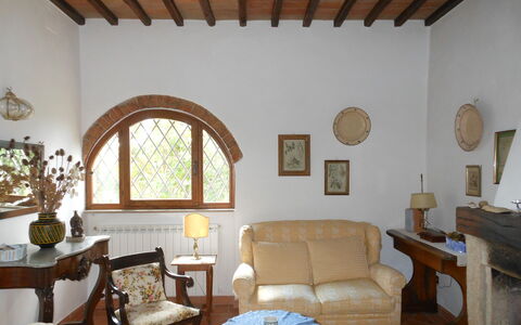 Casa Banditello: Tabelle, Möbel, Eigentum, Gebäude, Holz, Bilderrahmen, Pflanze, Fenster, Interior Design, Couch