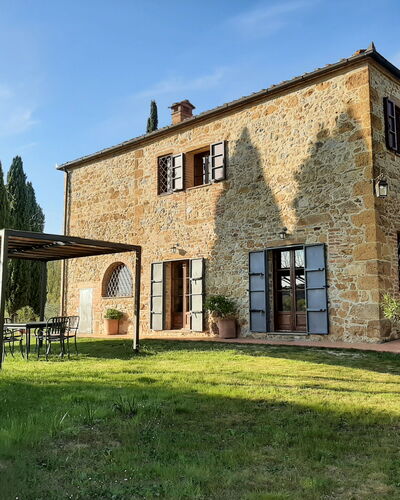 Casa Banditello: Himmel, Pflanze, Gebäude, Fenster, Wolke, Baum, Natürliche Landschaft, Haus, Grundstueck, Blumentopf