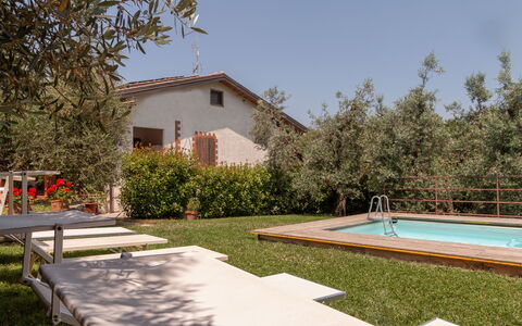 Residenza la Casuccia: Schwimmbad, Zuhause, Hinterhof, Estate, Garten, Gartenmöbel, Resort, Bauernhaus, Hazienda, Garten