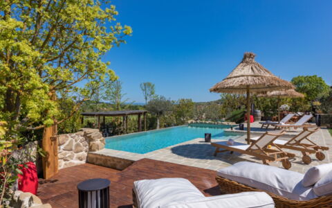 Casa Vacanze Paradiso: Wasser, Himmel, Eigentum, Pflanze, Azurblau, Gartenmöbel, Baum, Schatten, Freizeit, Landschaft