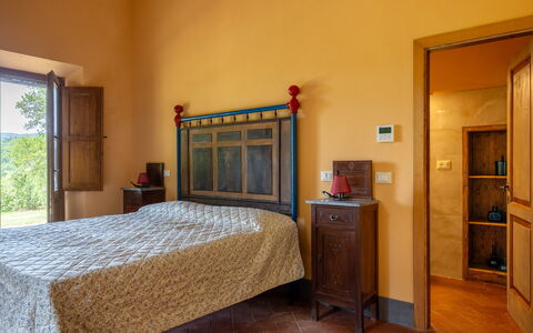 Villa Belvedere - Ambra: Wand, Möbel, Schlafzimmer, Interior Design, Holz, Flooring, Bett, Bettdecke, Fussboden, Bedding