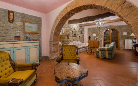 Borgo la Casina: Eigentum, Gebäude, Bilderrahmen, Holz, Interior Design, Flooring, Fussboden, Haus, Wohnzimmer, Dekoration