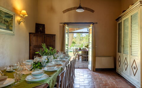 Villa Leopolda Selvarella: Möbel, Tabelle, Stuhl, Küche & Esszimmer Tisch, Esszimmer, Restaurant, Eco Hotel, Zimmerpflanze, Gartenmöbel, Tisch Im Freien