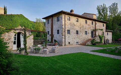 Villa Dell'abate: Pflanze, Himmel, Gebäude, Eigentum, Fenster, Haus, Grundstueck, Gras, Baum, Landschaft