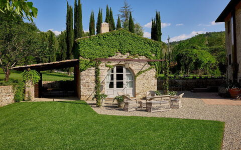 Villa Dell'abate: Himmel, Pflanze, Baum, Gras, Hütte, Landschaft, Ländliches Gebiet, Natürliche Landschaft, Gebäude, Fassade