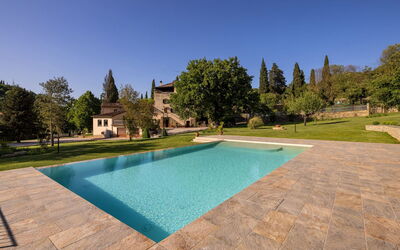 Villa D'epoca Carniani: Wasser, Himmel, Pflanze, Gebäude, Schwimmbad, Natur, Baum, Rechteck, Wohngebiet, Gras
