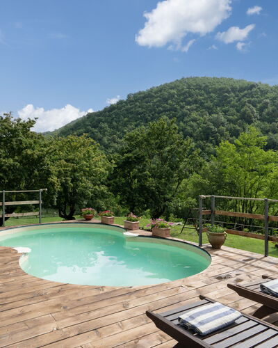 Locanda Di Alberi Without Kitchen: Wolke, Wasser, Himmel, Wasservorräte, Eigentum, Schwimmbad, Berg, Gewässer, Baum, Natürliche Landschaft
