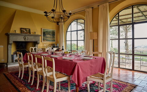 Villa Marliana: Möbel, Interior Design, Stuhl, Tabelle, Esszimmer, Küche & Esszimmer Tisch, Holz, Flooring, Decke, Zimmer
