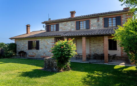 Casa Di Luca, Pool, Castelnuovo Berardenga: Haus, Zuhause, Wohngebiet, Dach, Hütte, Bauernhaus, Estate, Tür, Rasen, Garten