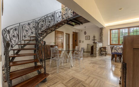 Casa Di Luca, Pool, Castelnuovo Berardenga: Eigentum, Holz, Interior Design, Gebäude, Halle, Treppe, Flooring, Fussboden, Wohnzimmer, Grundeigentum
