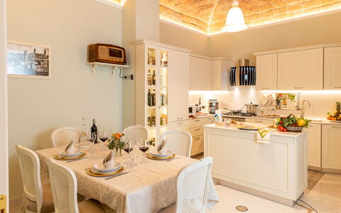 Charming Apartment Cartoni - Città Della Pieve, Um: Möbel, Tabelle, Eigentum, Cabinetry, Stuhl, Interior Design, Beleuchtung, Countertop, Fussboden, Geschirr