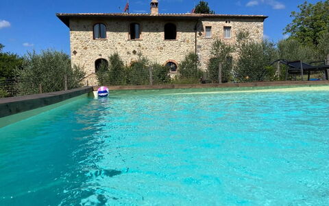 Alice - Podere Ribatti - Casole D'elsa, Toscana: Wasser, Gebäude, Himmel, Pflanze, Schwimmbad, Natur, Baum, Freizeit, Haus, Wolke