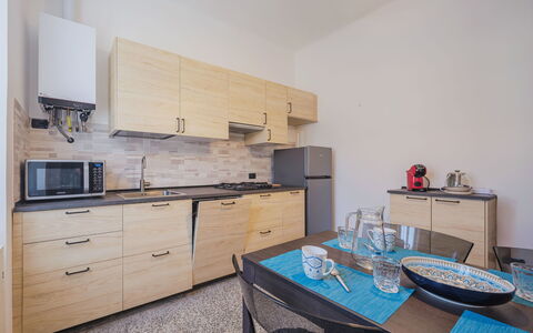 Zia Anna: Cabinetry, Gebäude, Möbel, Countertop, Sinken, Schublade, Küche, Zapfhahn, Interior Design, Herd
